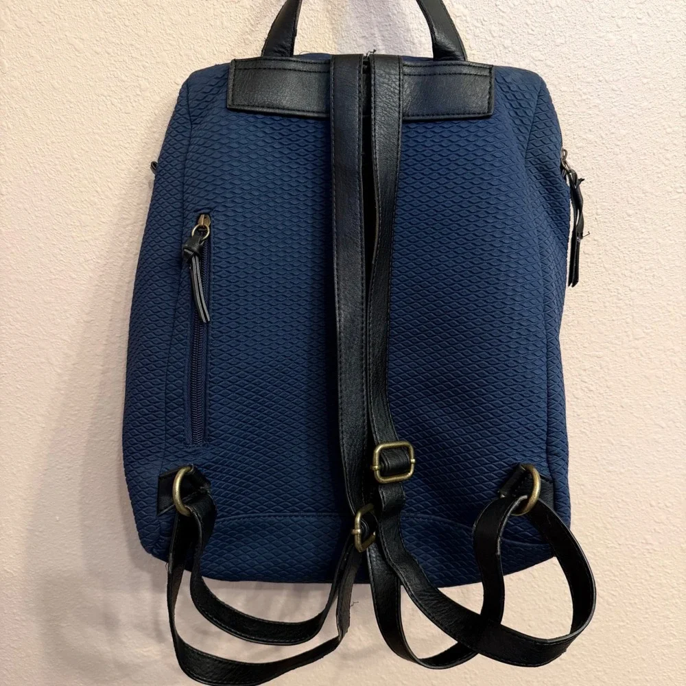 The Sak Navy Blue Textured Diamond Quilted Backpack Bag with Black Straps